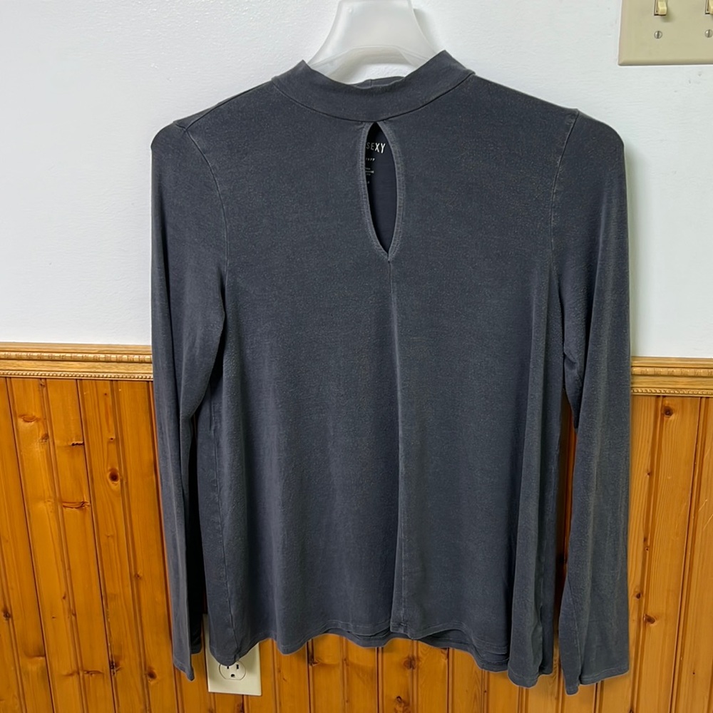 American eagle soft and sexy T….   Dark gray color